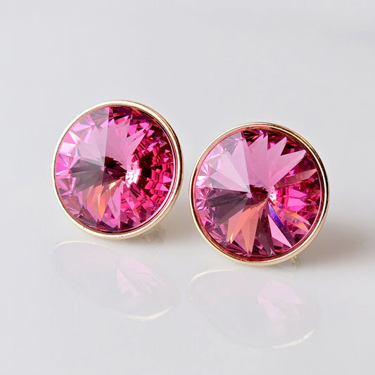 Crafted with high-quality stainless steel, these rose gold pink sparkle stud earrings are hypoallergenic, water-resistant, and sweat-resistant. With a tarnish-proof finish, they are low maintenance and sustainable. Perfect for any occasion.