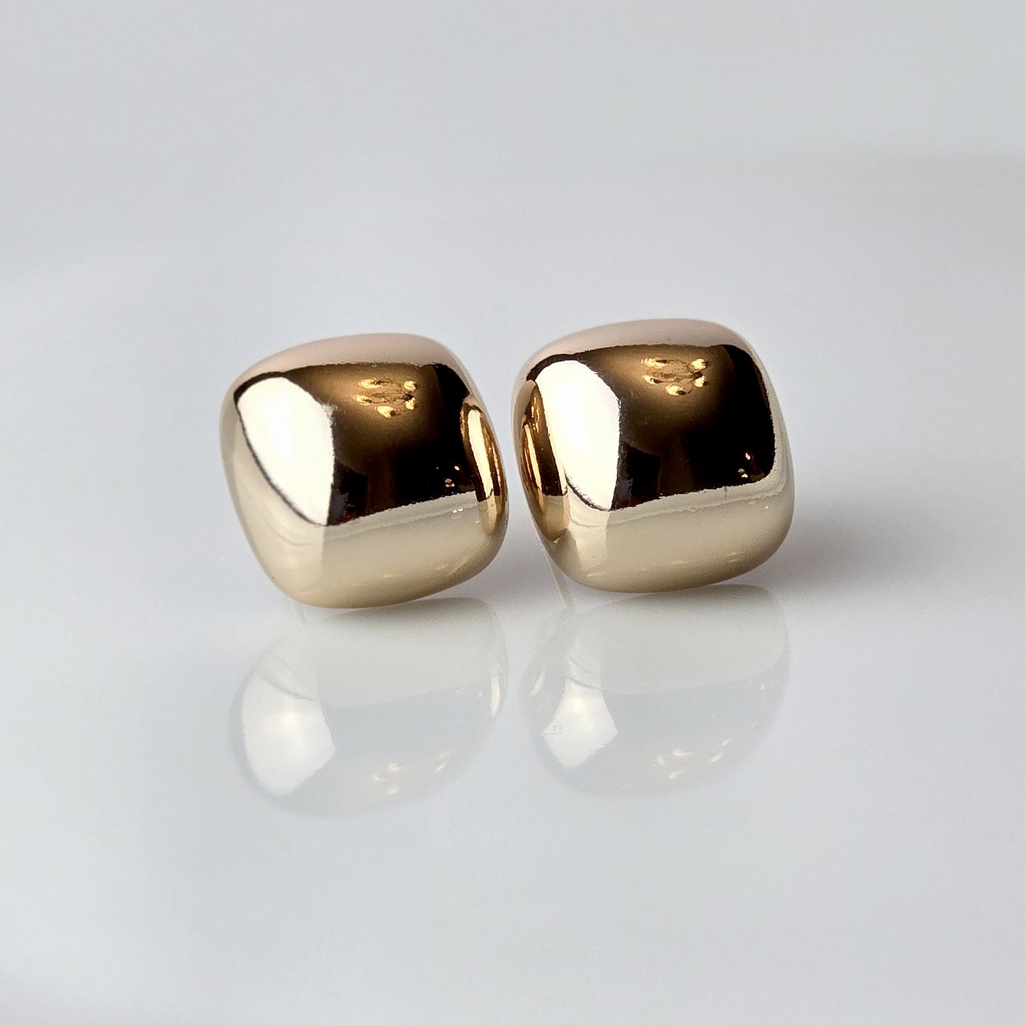 Crafted from hypoallergenic and sustainable stainless steel, these Rose Gold Square Stud Earrings are perfect for everyday wear. With their water and sweat-resistant design, they require low maintenance while remaining tarnish-proof. Enjoy a comfortable, lightweight fit while adding a touch of elegance to any outfit.