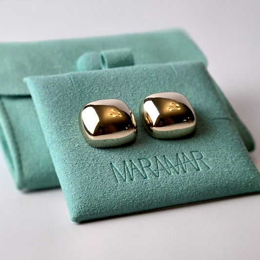 Crafted from hypoallergenic and sustainable stainless steel, these Rose Gold Square Stud Earrings are perfect for everyday wear. With their water and sweat-resistant design, they require low maintenance while remaining tarnish-proof. Enjoy a comfortable, lightweight fit while adding a touch of elegance to any outfit.