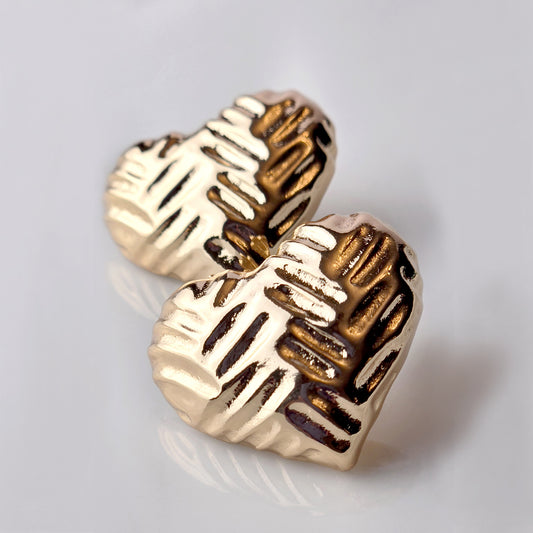 These Large Rose Gold Stone Heart Stud Earrings are hypoallergenic and tarnish-proof, making them perfect for those with sensitive skin. Made of high-quality stainless steel, they are also sustainable and require minimal maintenance. The lightweight design ensures comfort and ease of wear.