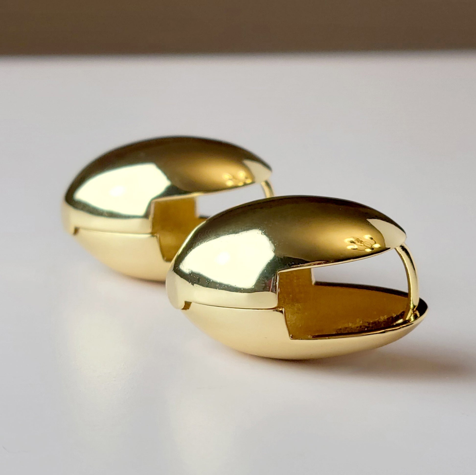 Crafted from high quality, hypoallergenic stainless steel, these oval hoop earrings are both sustainable and low maintenance. Say goodbye to tarnishing and enjoy their lightweight design for all-day wear.