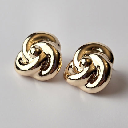 Crafted with the highest quality hypoallergenic stainless steel, these Rose Gold Love Knot Stud Earrings are not only stylish, but also water and sweat-resistant, tarnish-proof, and sustainable. They require low maintenance and are lightweight for comfortable wear. Perfect for any occasion.