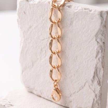 Made with the highest quality hypoallergenic, tarnish-proof stainless steel, our Rose Gold Nova Chain Bracelet  are both sustainable and low maintenance. You can wear these lightweight earrings every day without worrying about any allergic reactions or tarnishing. Upgrade your jewelry collection with these timeless and durable studs.