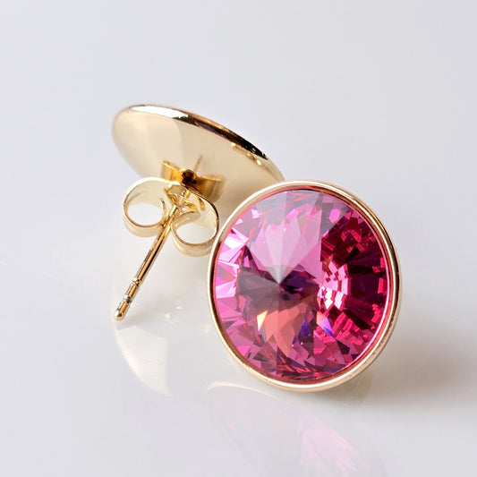 Crafted with high-quality stainless steel, these rose gold pink sparkle stud earrings are hypoallergenic, water-resistant, and sweat-resistant. With a tarnish-proof finish, they are low maintenance and sustainable. Perfect for any occasion.